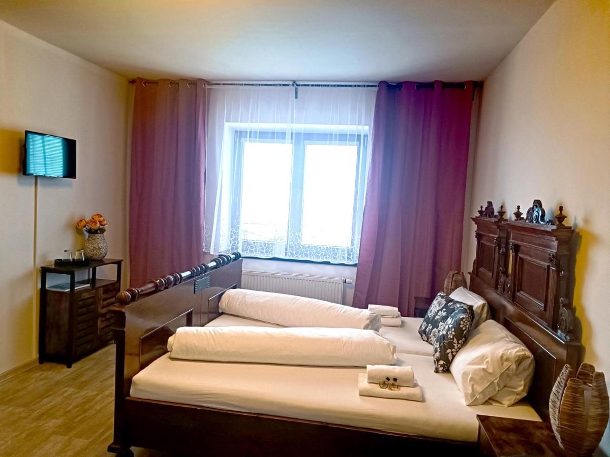 Penzion U Svarcu Zduchovice Экстерьер фото