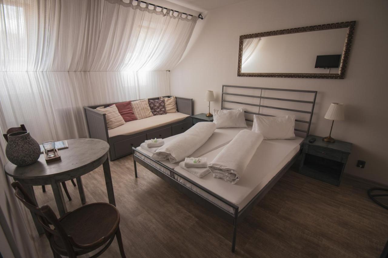Penzion U Svarcu Zduchovice Экстерьер фото